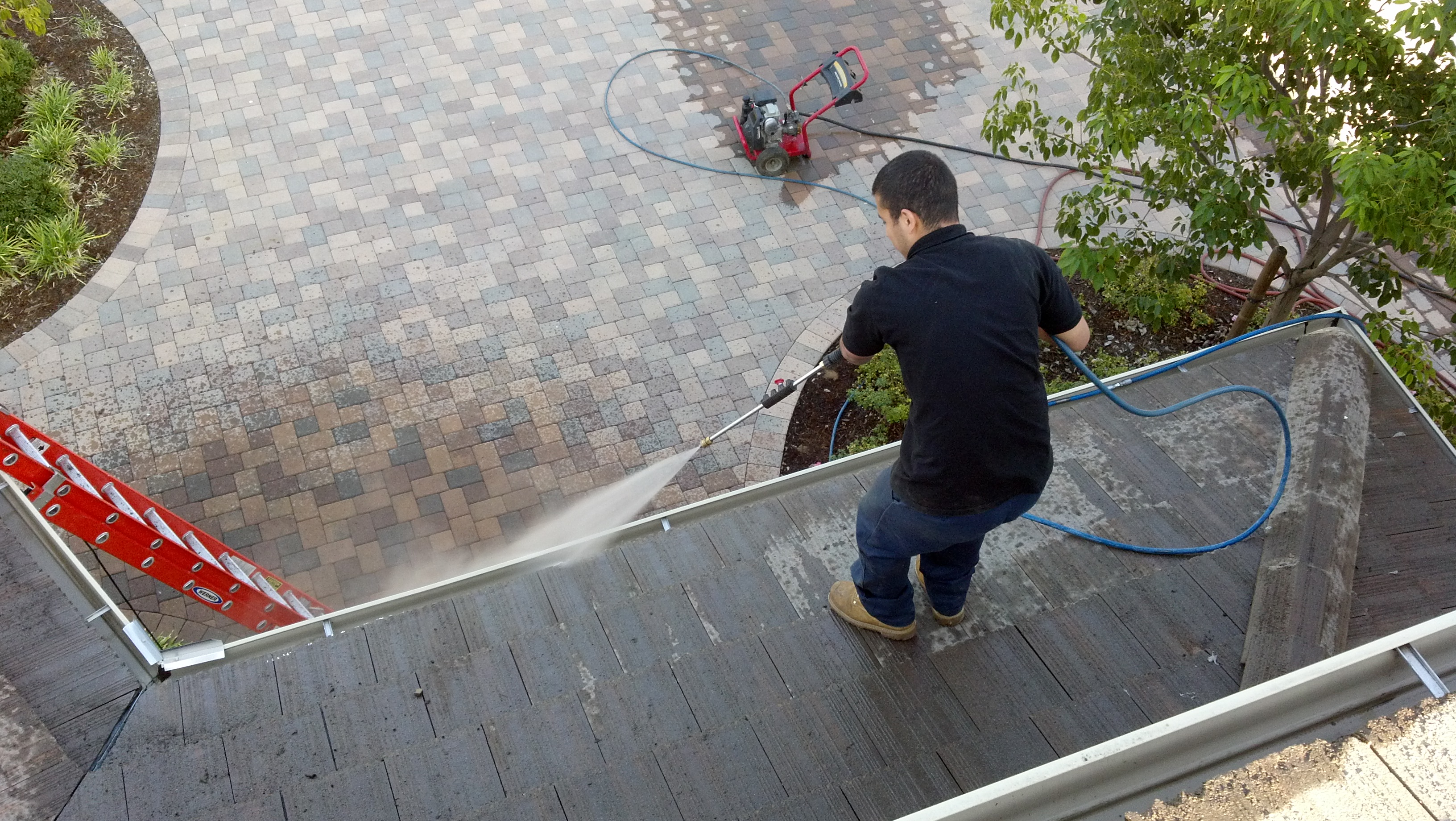 Roof Cleaning Riverside 